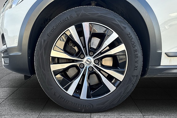Volvo V90 Cross Country 7 of 14