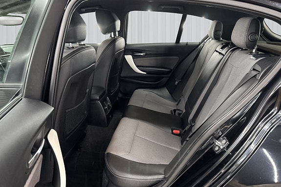 BMW 118d 15 of 16