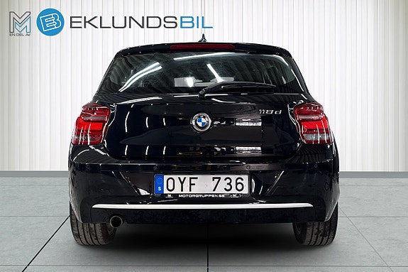 BMW 118d 4 of 5
