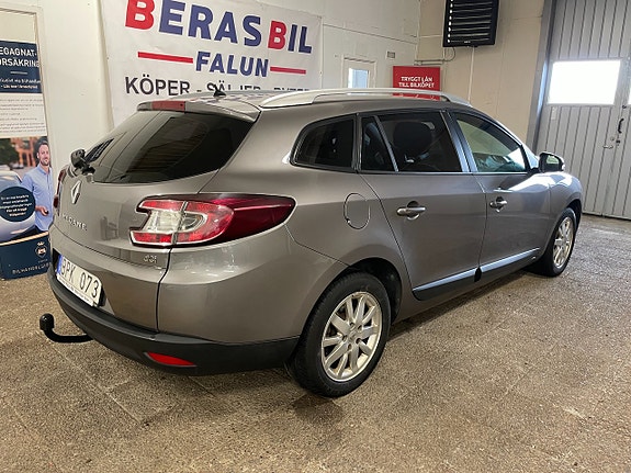 Renault Megane III 3 of 5
