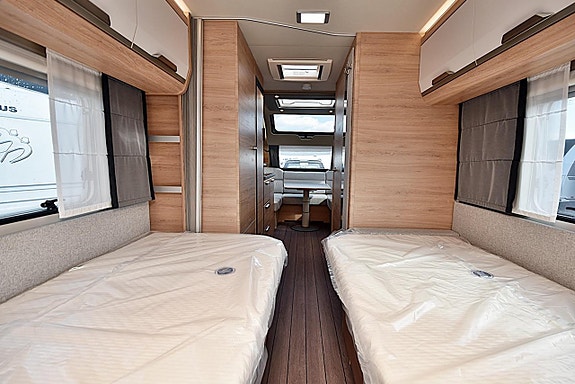 Knaus 540 UE Südwind Black Selection, Långbäddar 18 of 27