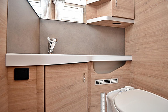 Knaus 540 UE Südwind Black Selection, Långbäddar 23 of 27