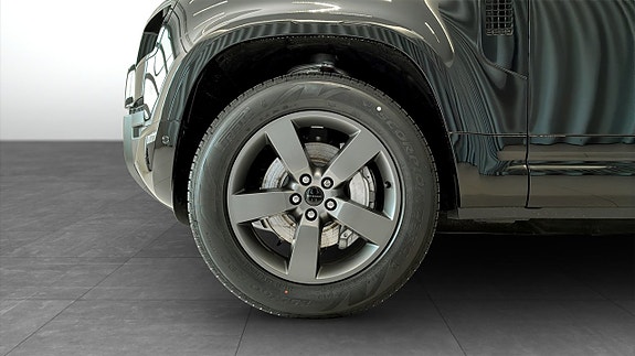Land Rover Defender 90 9 of 13