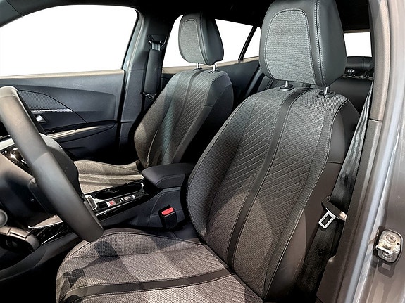 Peugeot 2008 4 of 5
