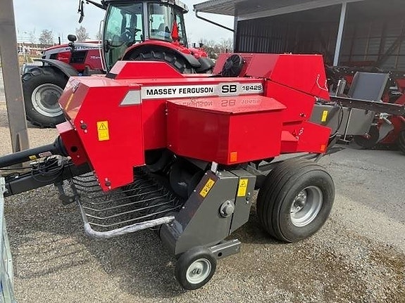Massey Ferguson 1842 2 of 3