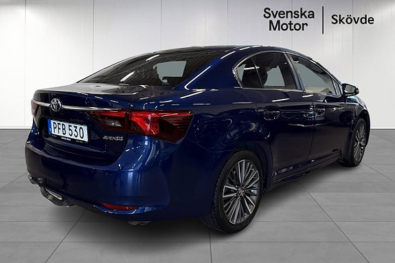 Toyota Avensis 4 of 5