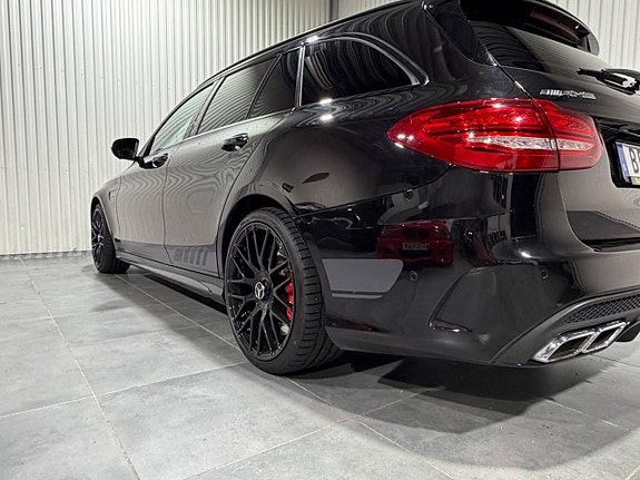 Mercedes-Benz AMG GT Black Series 2 of 5