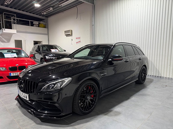 Mercedes-Benz AMG GT Black Series 4 of 5