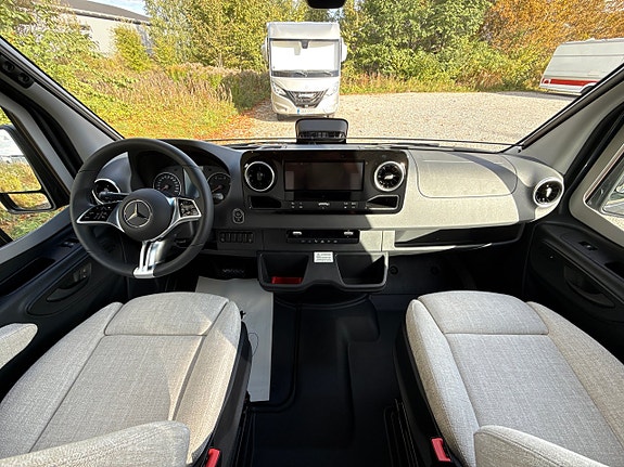 Hymer Grand Canyon S Xperience 11 of 17