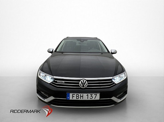 Volkswagen Passat Alltrack 3 of 5
