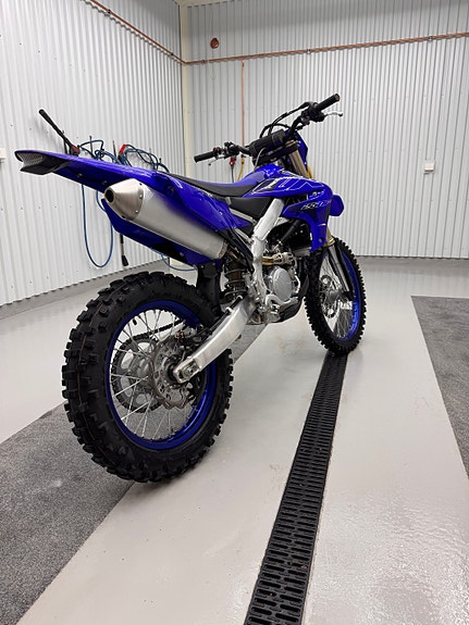 Yamaha WR250F 2 of 5