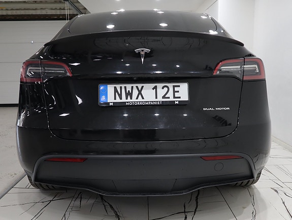 Tesla Model Y 5 of 5