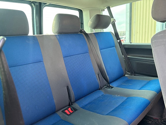 Volkswagen Caravelle 8 of 8