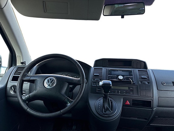 Volkswagen Caravelle 5 of 5