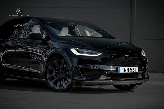 Tesla Model X 6 of 24