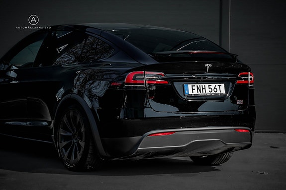 Tesla Model X 23 of 24