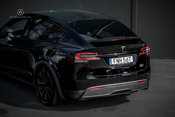Tesla Model X 24 of 24