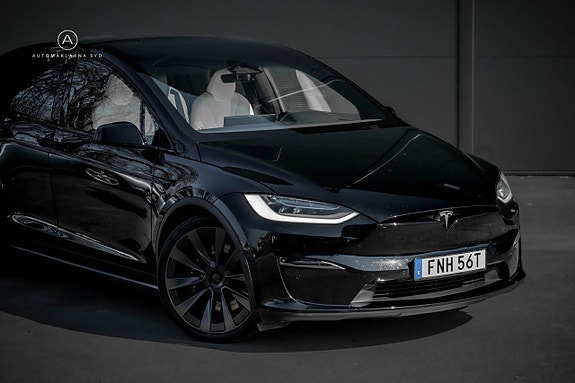 Tesla Model X 7 of 24