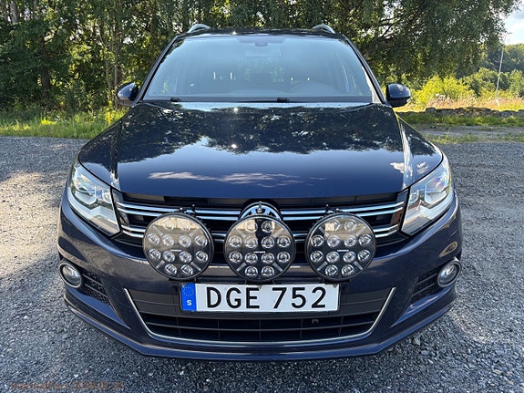 Volkswagen Tiguan 2 of 5
