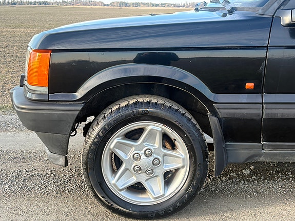 Land Rover Range Rover 2 of 5