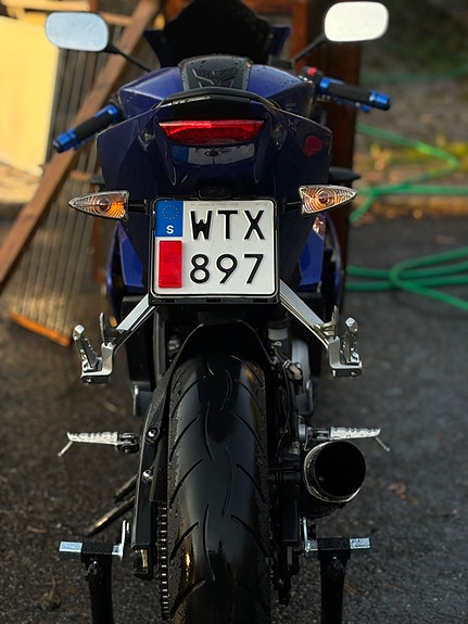 Yamaha YZF-R125 3 of 7