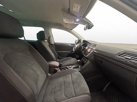 Volkswagen Tiguan 10 of 29