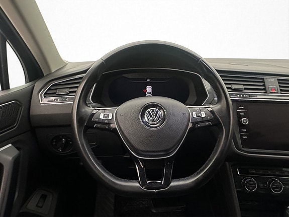 Volkswagen Tiguan 11 of 29