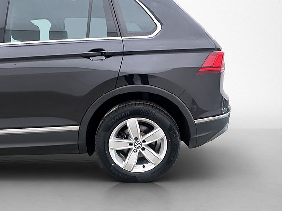 Volkswagen Tiguan 27 of 29