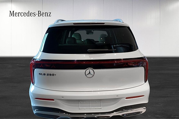 Mercedes-Benz GLB250+ 3 of 5