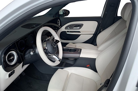 Mercedes-Benz GLB250+ 11 of 11