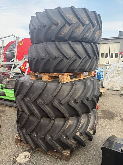 Däck inkl fälgar Massey Ferguson Demo