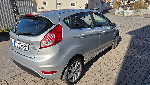 Ford Fiesta 3 of 5
