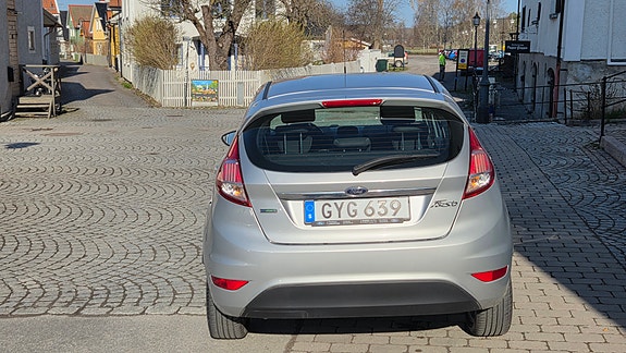 Ford Fiesta 2 of 5