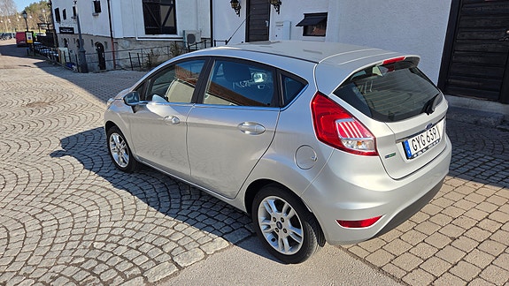 Ford Fiesta 4 of 5