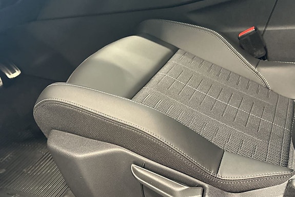 Peugeot 5008 9 of 16