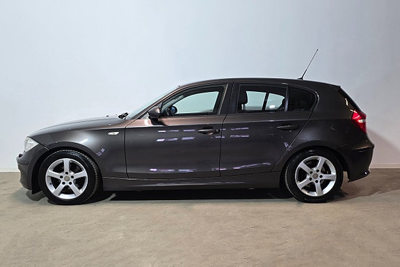 BMW 118d 4 of 5