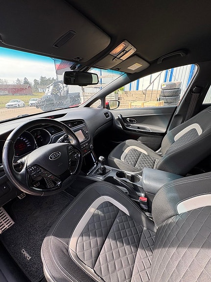 Kia Ceed 9 of 16