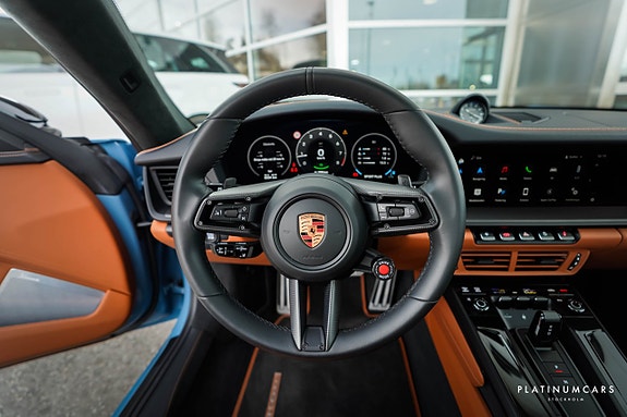 Porsche 911 Carrera 4 GTS 9 of 28