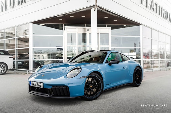 Porsche 911 Carrera 4 GTS