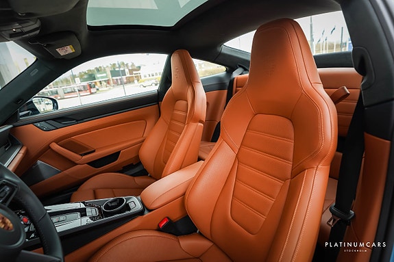 Porsche 911 Carrera 4 GTS 8 of 28