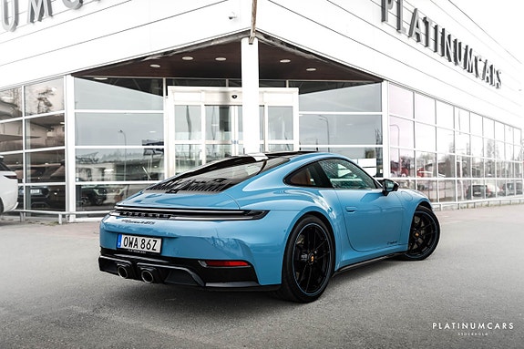 Porsche 911 Carrera 4 GTS 2 of 5