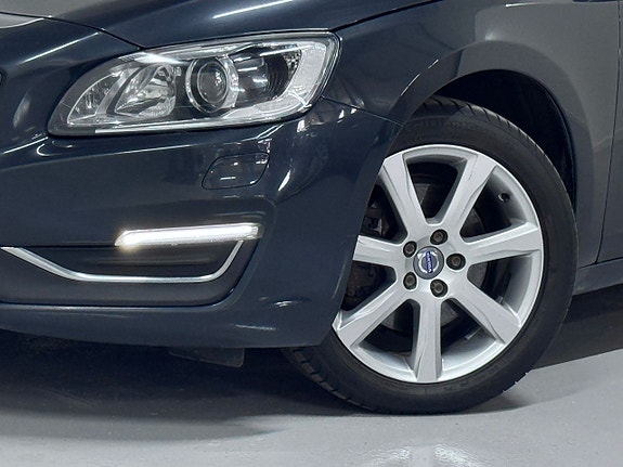 Volvo V60 8 of 30