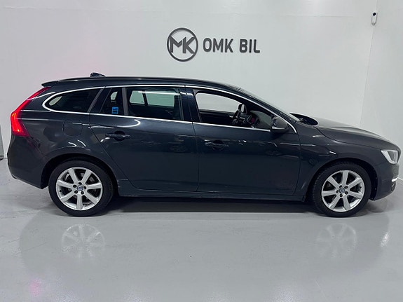 Volvo V60 4 of 5