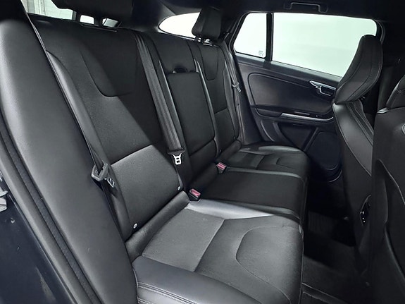 Volvo V60 12 of 30