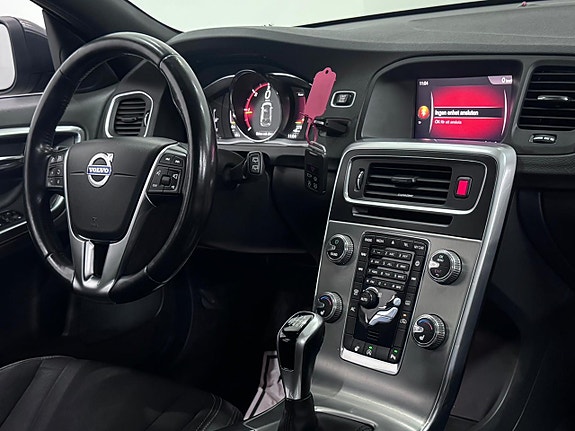 Volvo V60 11 of 30