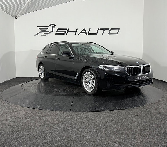 BMW 520d 3 of 5