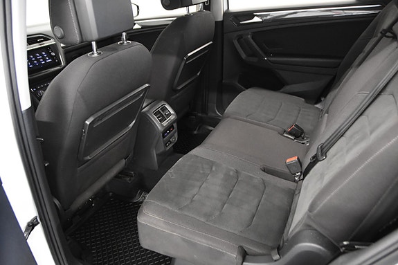 Volkswagen Tiguan Allspace 14 of 23
