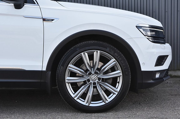 Volkswagen Tiguan Allspace 4 of 5