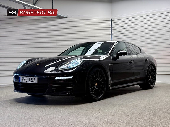 Porsche Panamera 4 3 of 5