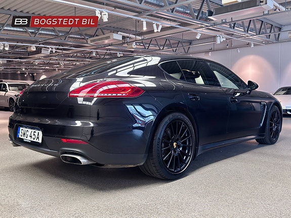 Porsche Panamera 4 7 of 17